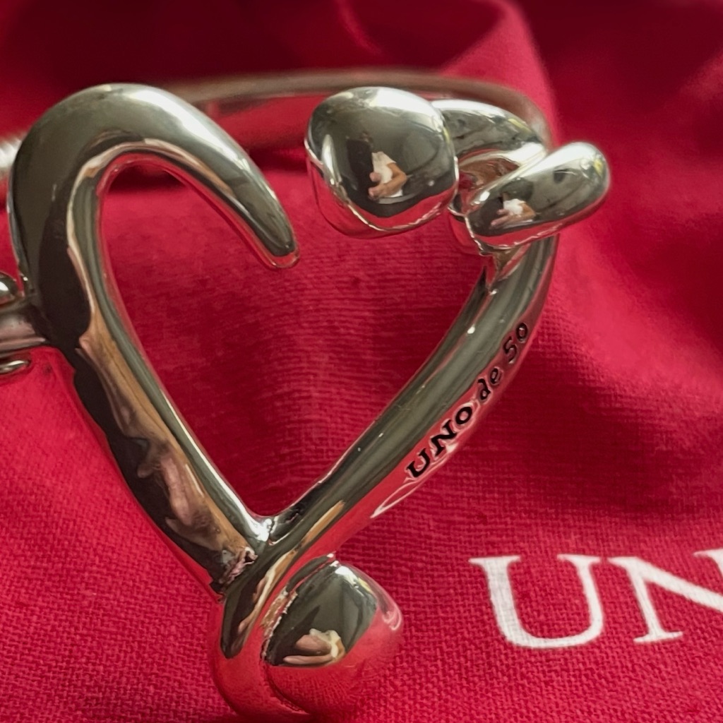 Uno De 50 Silver Heart Bracelet 55$